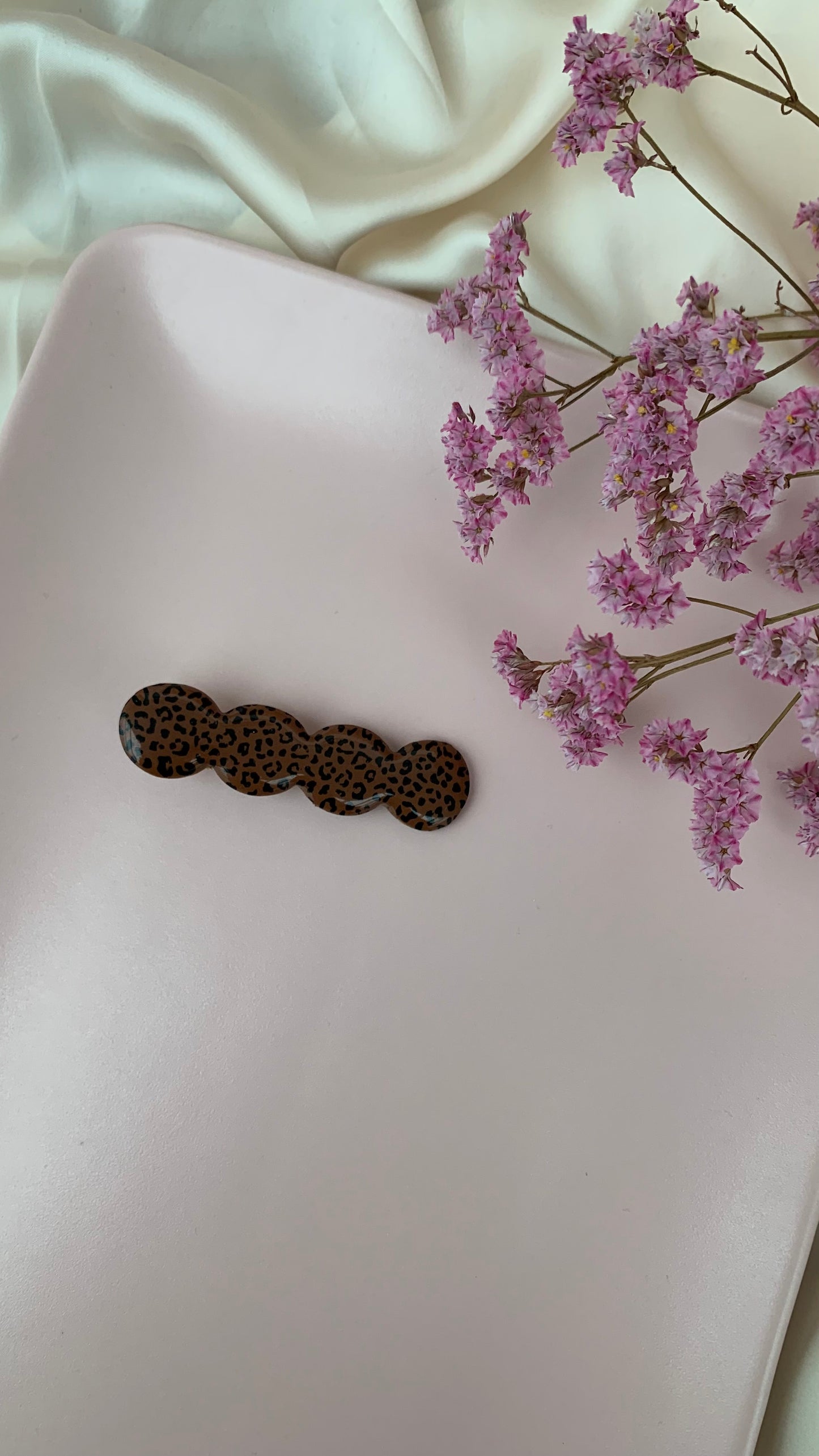 Barrette lĂ©opard arrondies đ âš