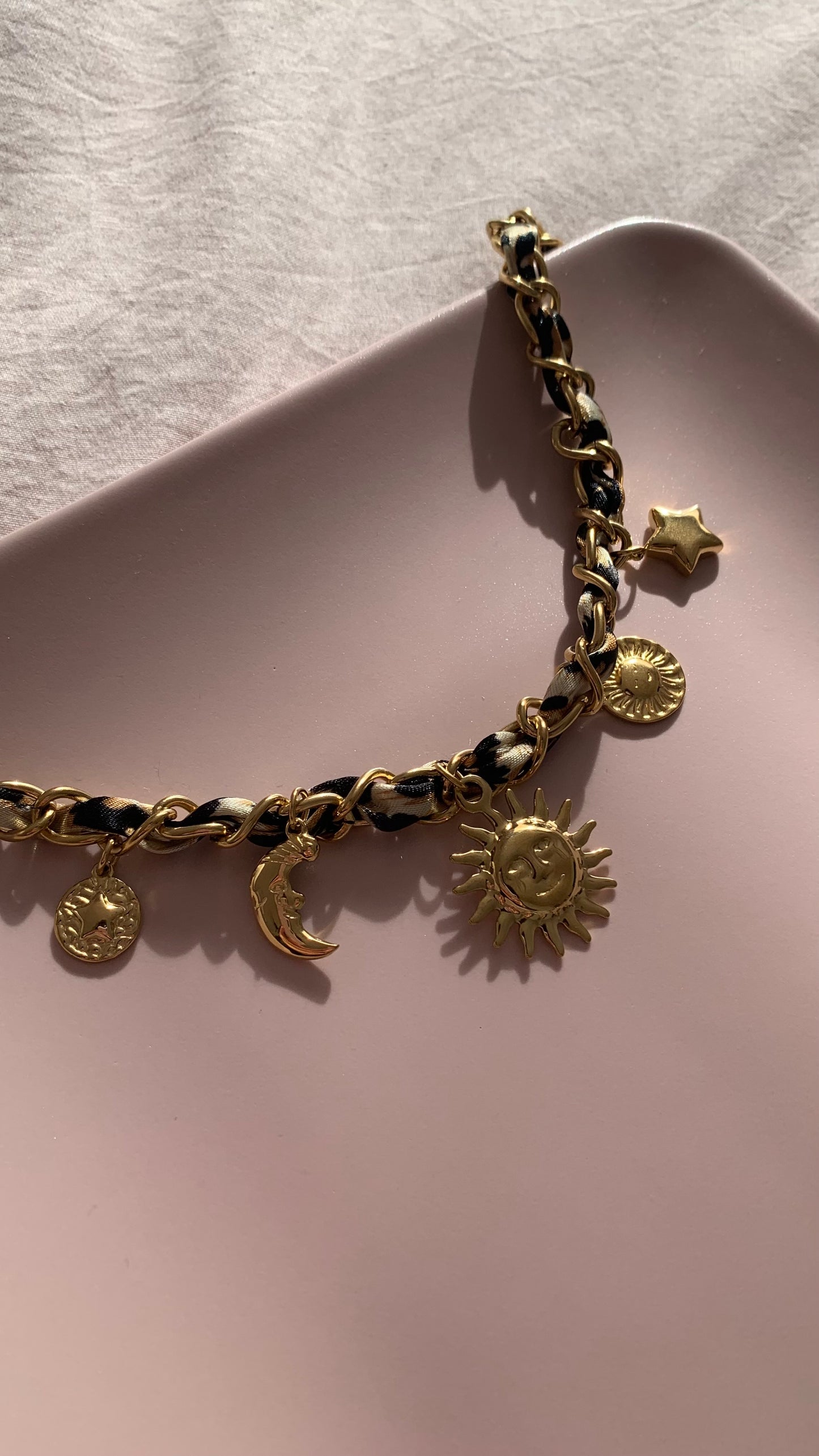 Collier soleil léopard